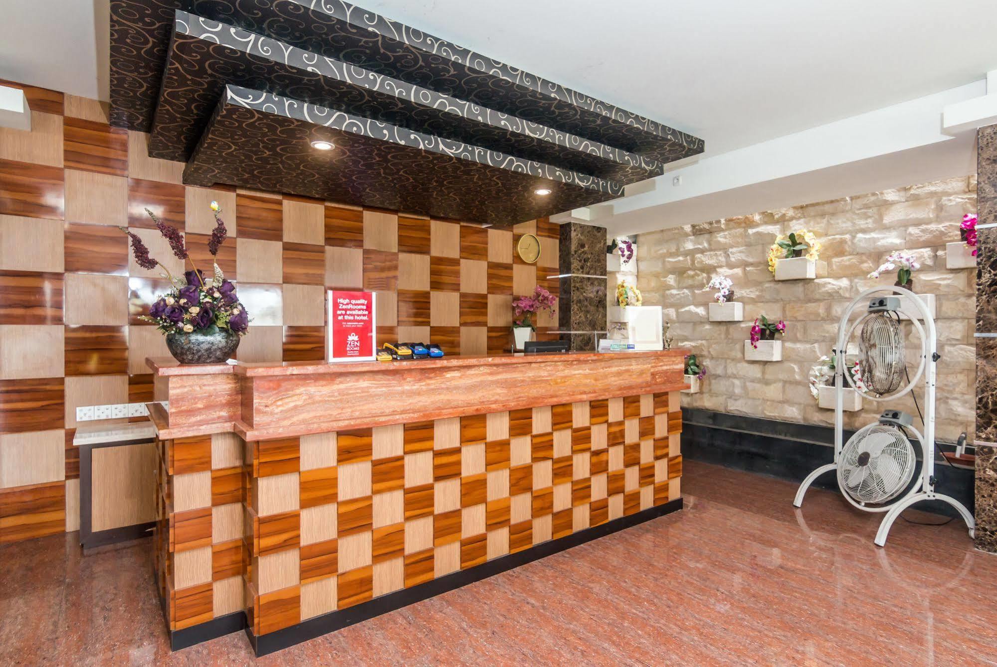 Zen Rooms Denpasar Marlboro エクステリア 写真