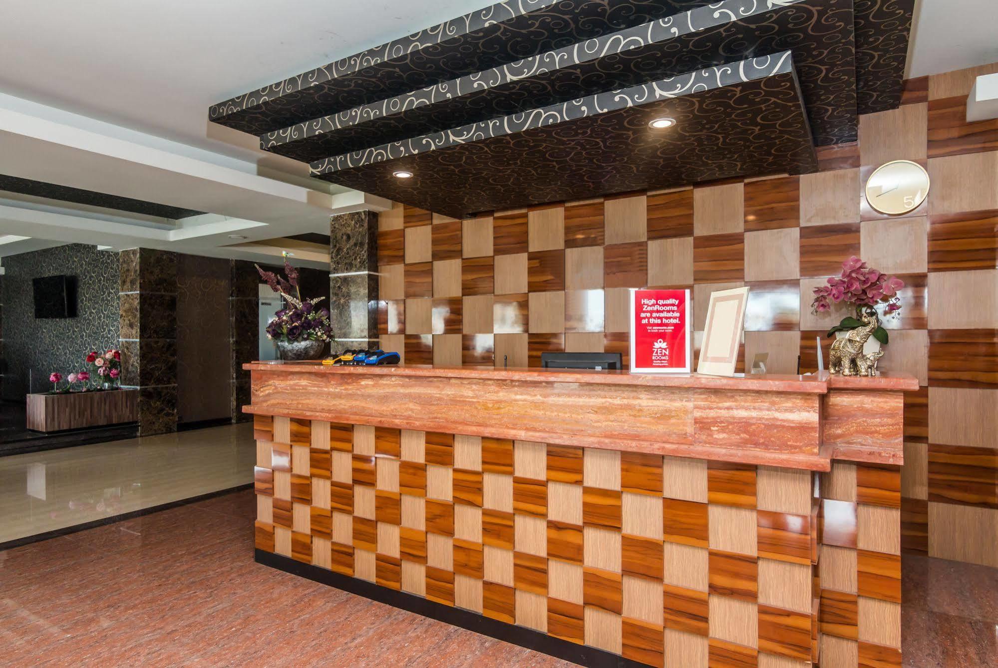 Zen Rooms Denpasar Marlboro エクステリア 写真