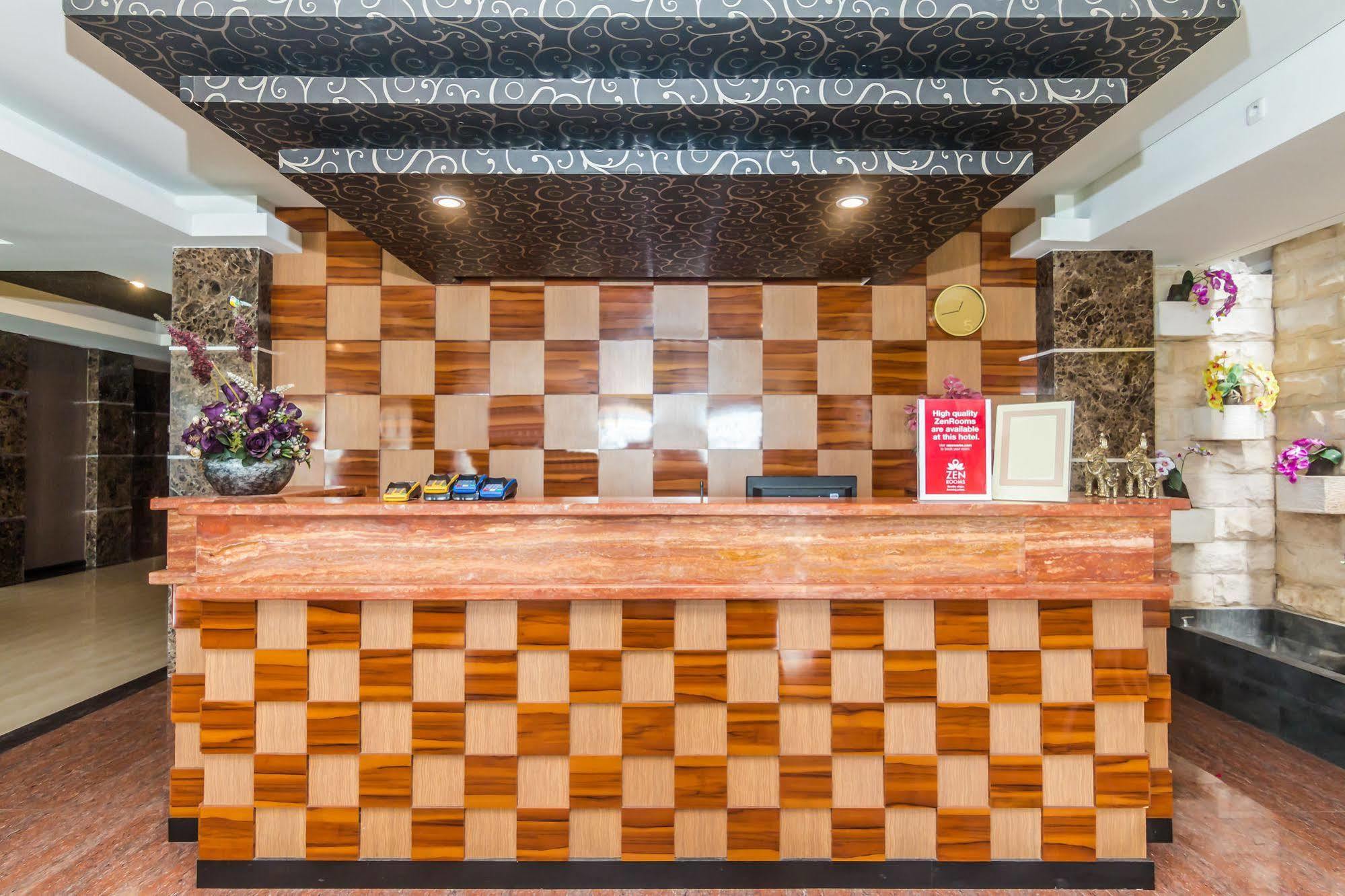 Zen Rooms Denpasar Marlboro エクステリア 写真